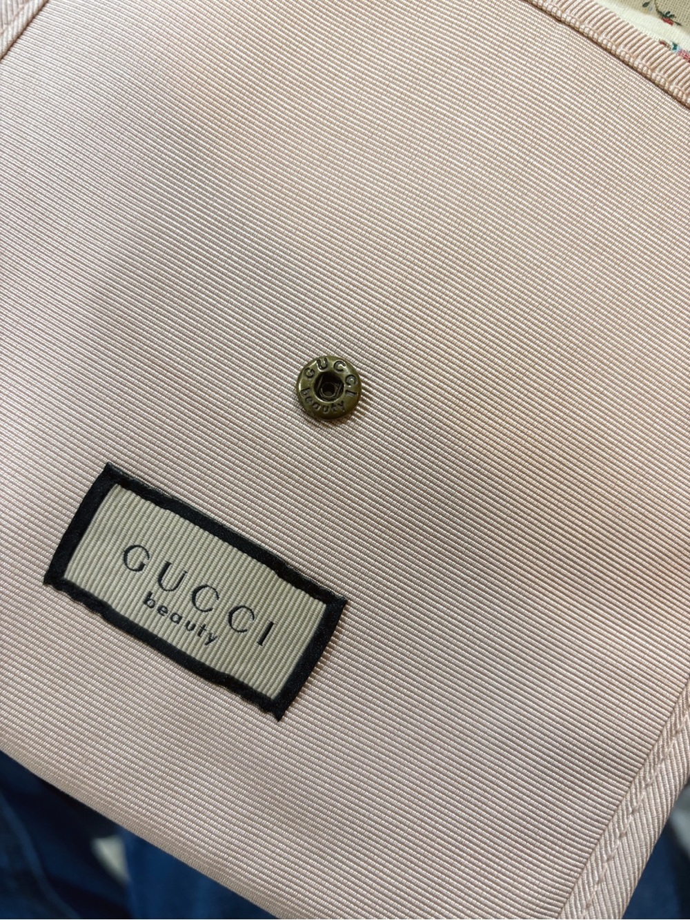 Authentic Gucci Beauty Blush Pink floral interior cosmetic pouch - Picture 4 of 6